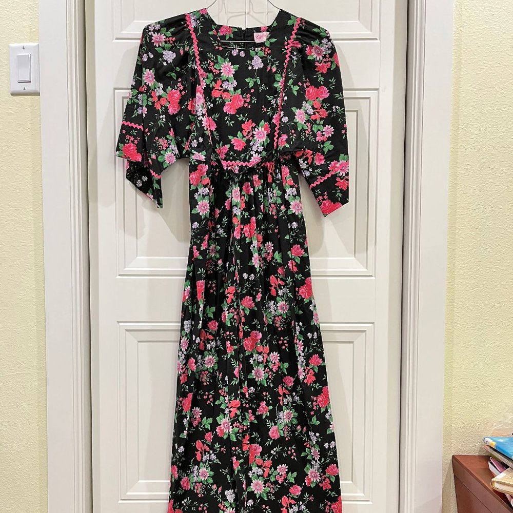 Vintage Floral Maxi Dress with Flowing Sleeves and Bric a Brac Detail